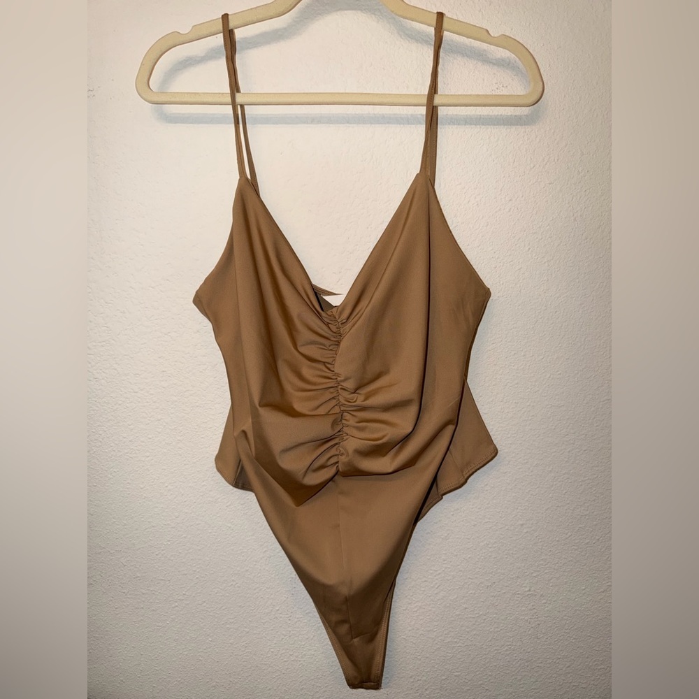 H&M Spring Essentials Tops - Picture 5 of 7